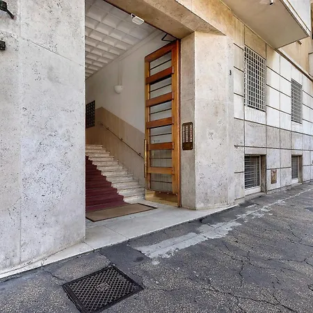Adorable Close To St Peter *